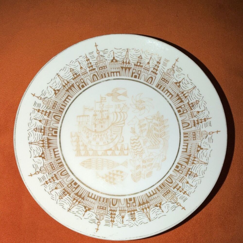 Narumi Porcelain Plate Scandinavian Style Skyline White Gold Cityscape